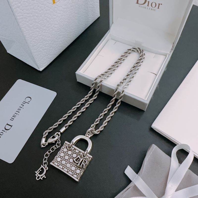 chr1st1an D10r necklaces